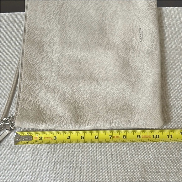 Authentic COACH cream color leather crossbody bag - Picture 7 of 7